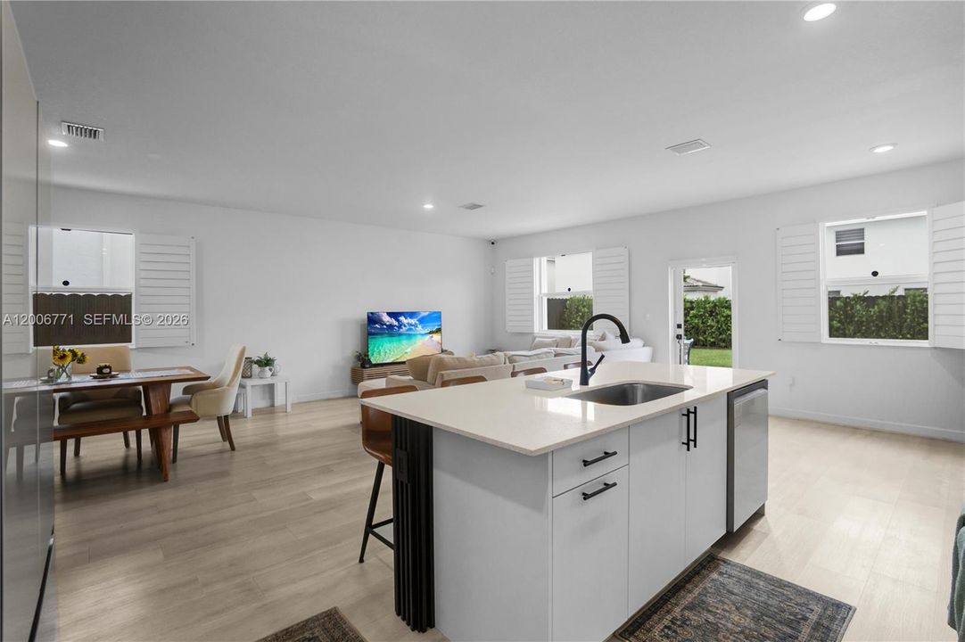 For Sale: $767,500 (3 beds, 2 baths, 1736 Square Feet)