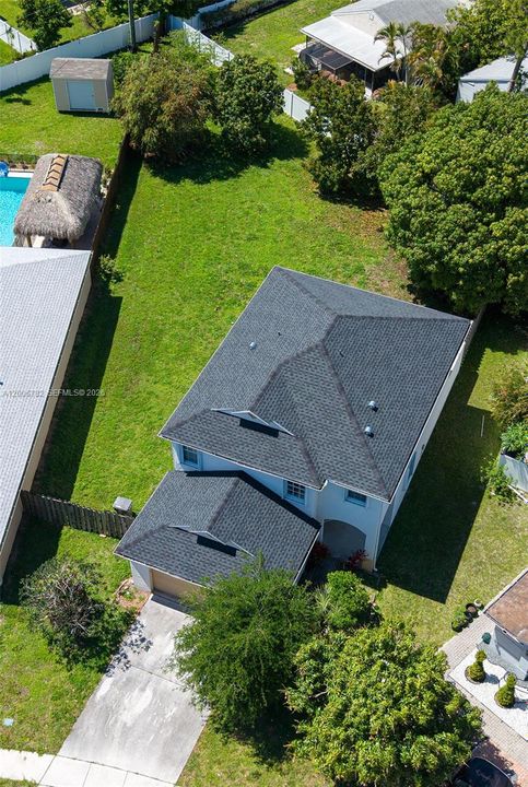 Activo con contrato: $469,999 (4 camas, 2 baños, 2047 Pies cuadrados)