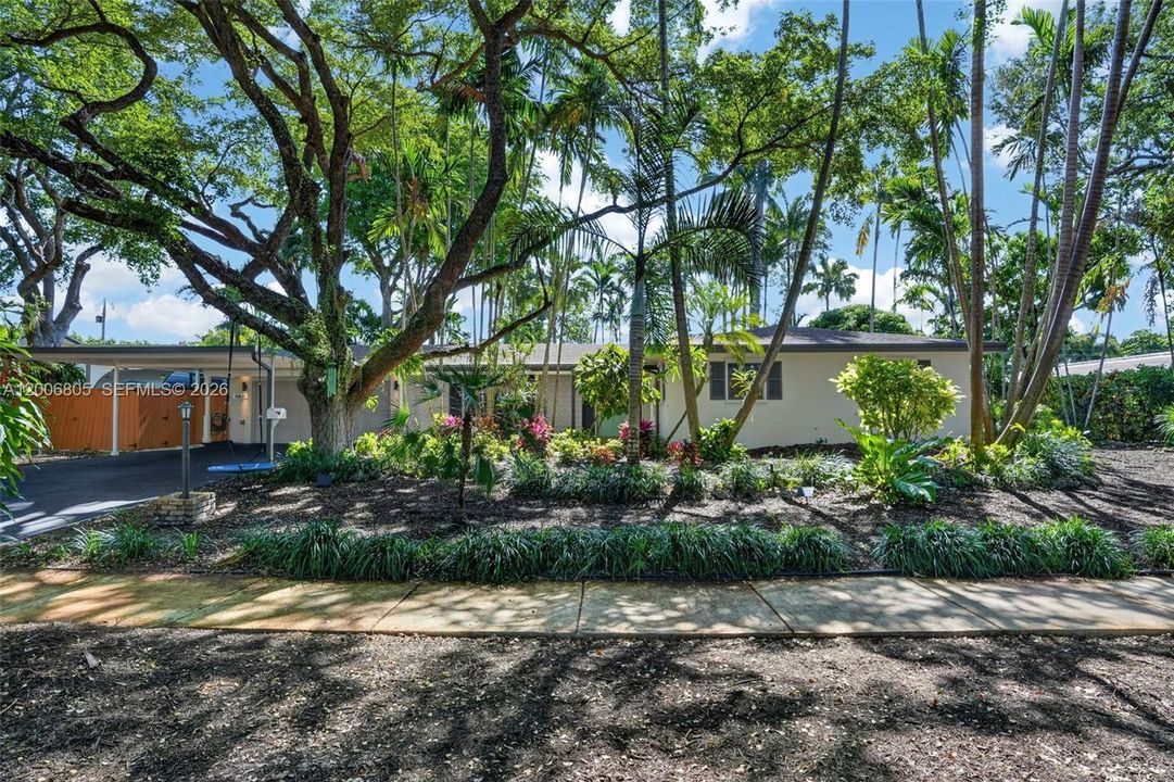 For Sale: $890,000 (3 beds, 2 baths, 1436 Square Feet)