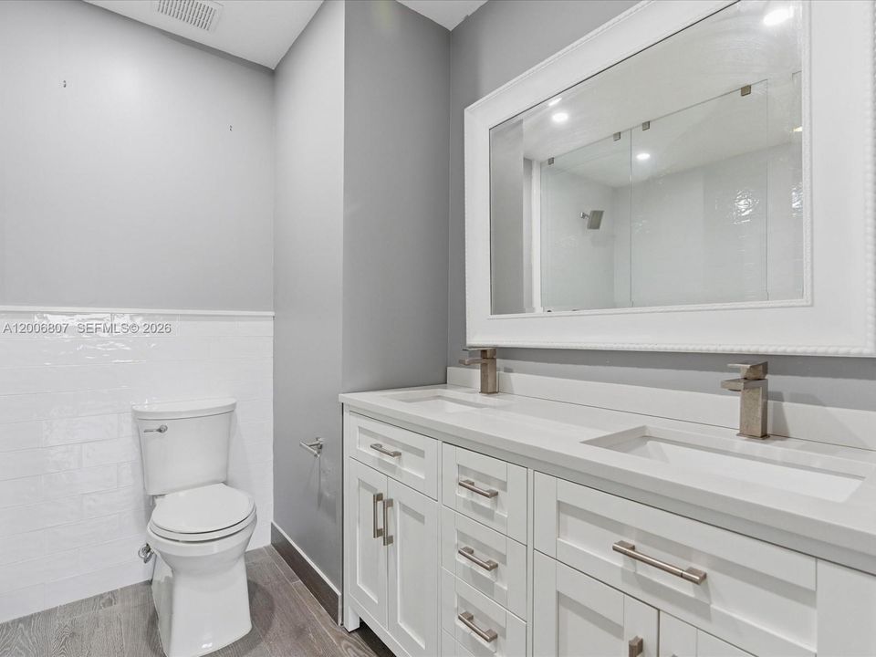 Недавно продано: $499,900 (4 спален, 3 ванн, 1756 Квадратных фут)