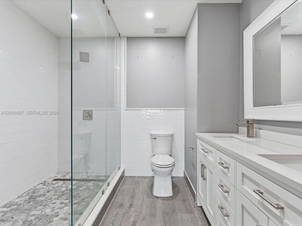 Недавно продано: $499,900 (4 спален, 3 ванн, 1756 Квадратных фут)