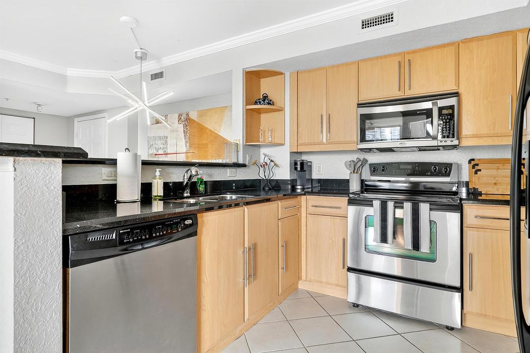 1801-NORTH-FLAGLER-DR-704-33407-013