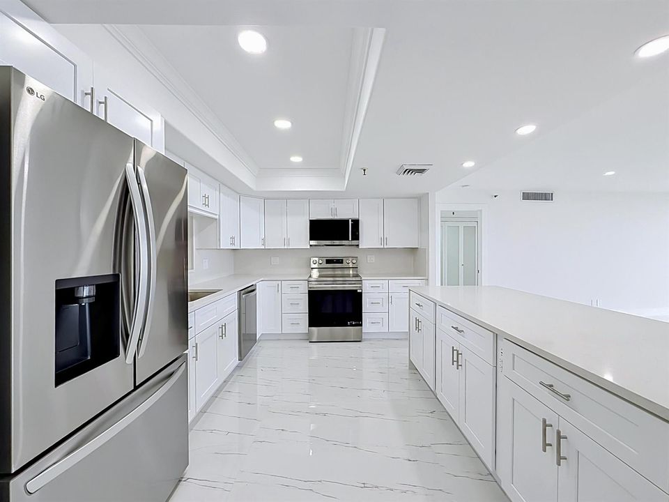 2480 Presidential Way #902-14