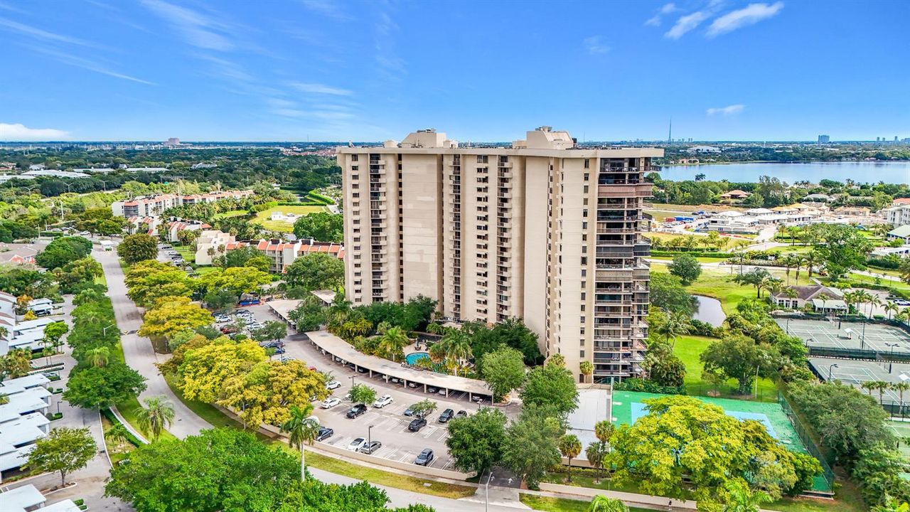 2480 Presidential Way #902-5