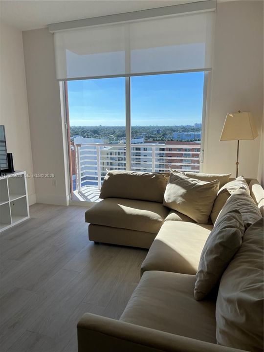 For Sale: $485,000 (2 beds, 2 baths, 1066 Square Feet)