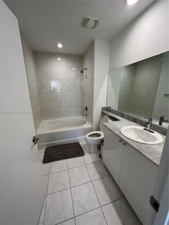 For Sale: $485,000 (2 beds, 2 baths, 1066 Square Feet)