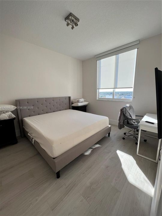For Sale: $485,000 (2 beds, 2 baths, 1066 Square Feet)