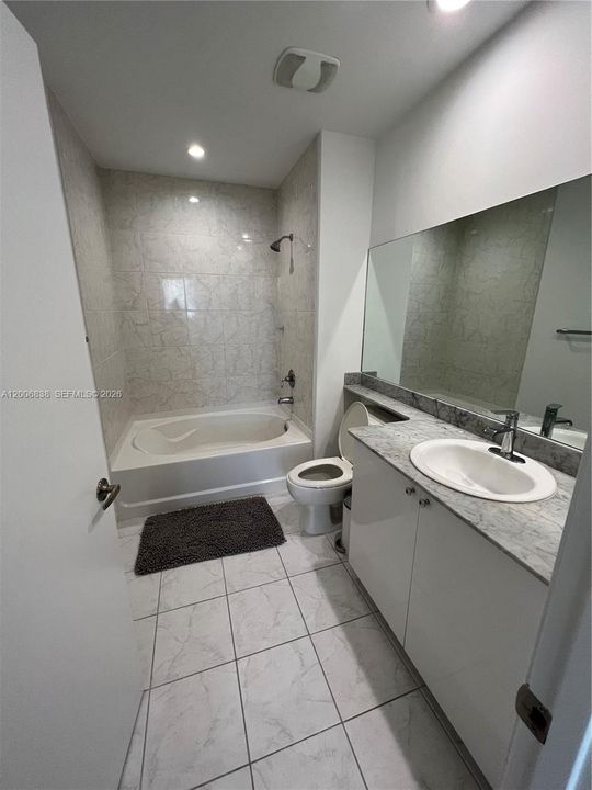For Sale: $485,000 (2 beds, 2 baths, 1066 Square Feet)