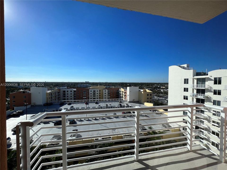 For Sale: $485,000 (2 beds, 2 baths, 1066 Square Feet)
