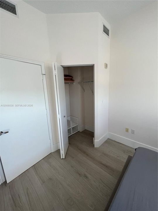 For Sale: $485,000 (2 beds, 2 baths, 1066 Square Feet)