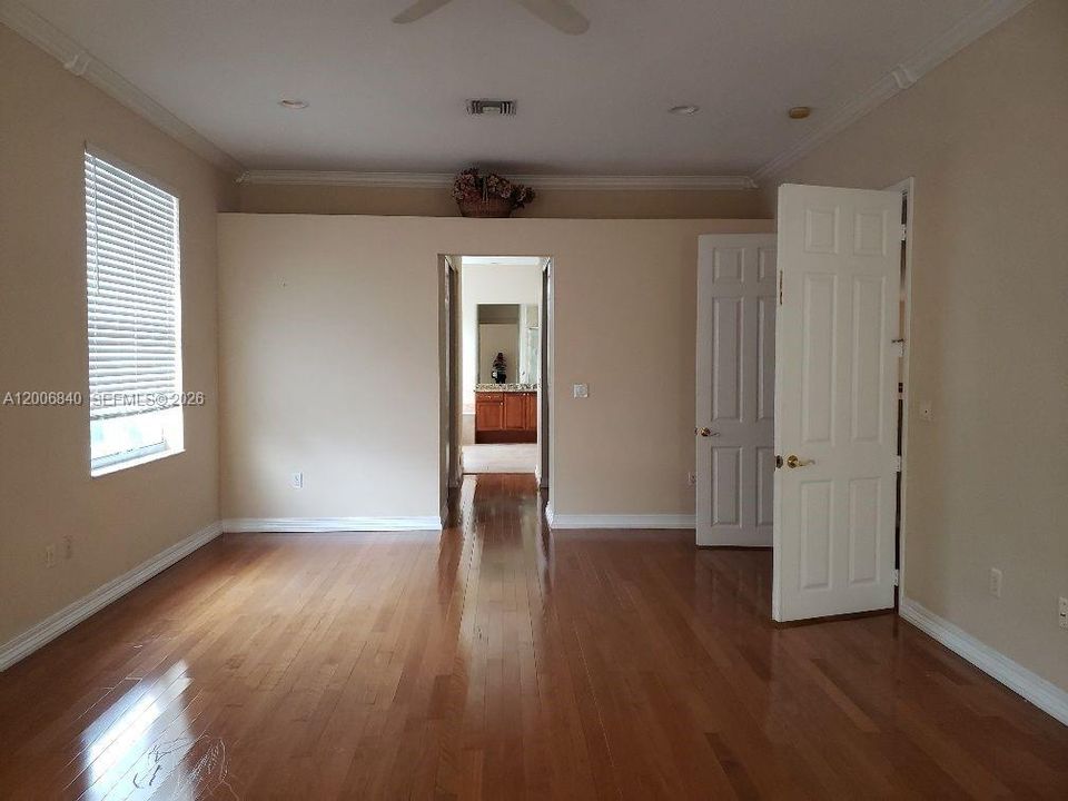 В аренду: $4,500 (5 спален, 3 ванн, 3605 Квадратных фут)
