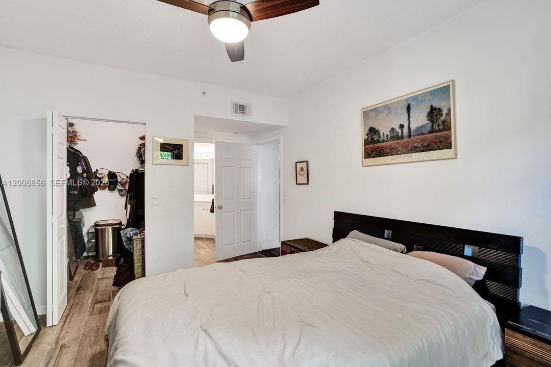 For Rent: $2,850 (2 beds, 2 baths, 1030 Square Feet)