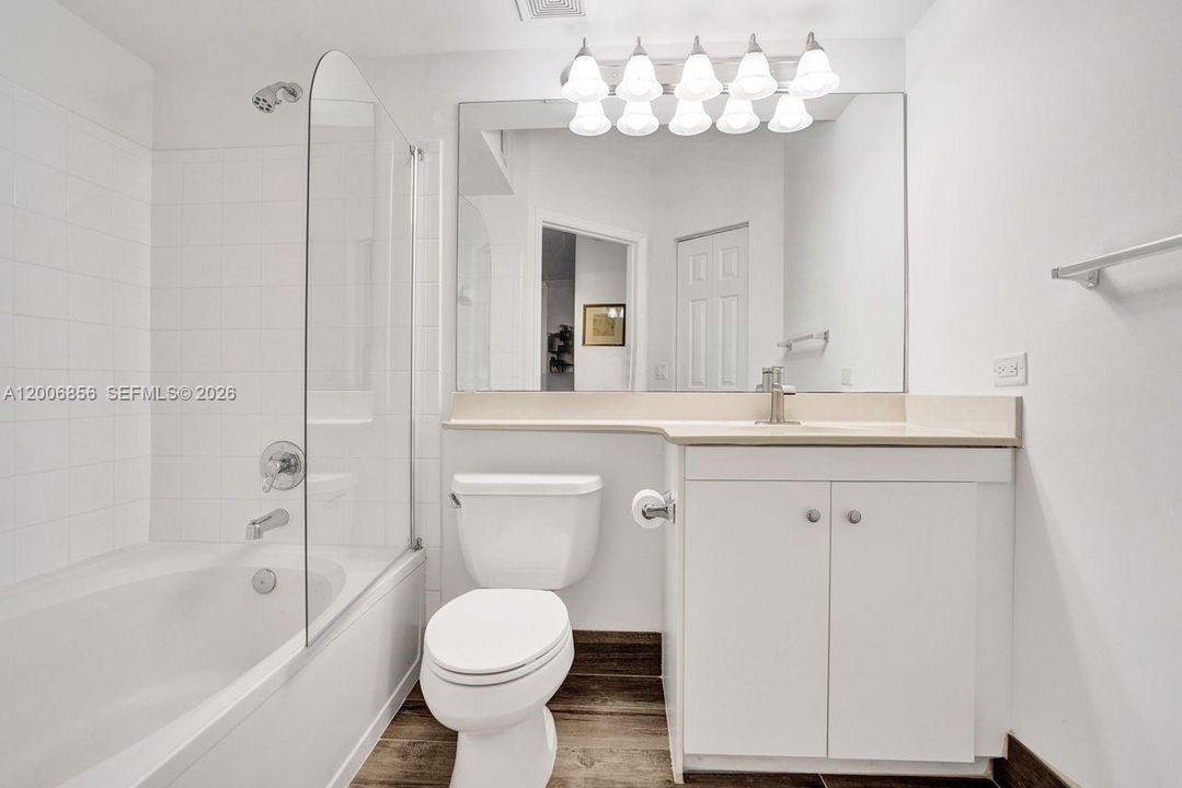 For Rent: $2,850 (2 beds, 2 baths, 1030 Square Feet)