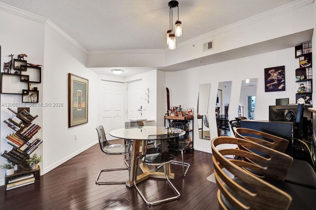 For Rent: $2,850 (2 beds, 2 baths, 1030 Square Feet)