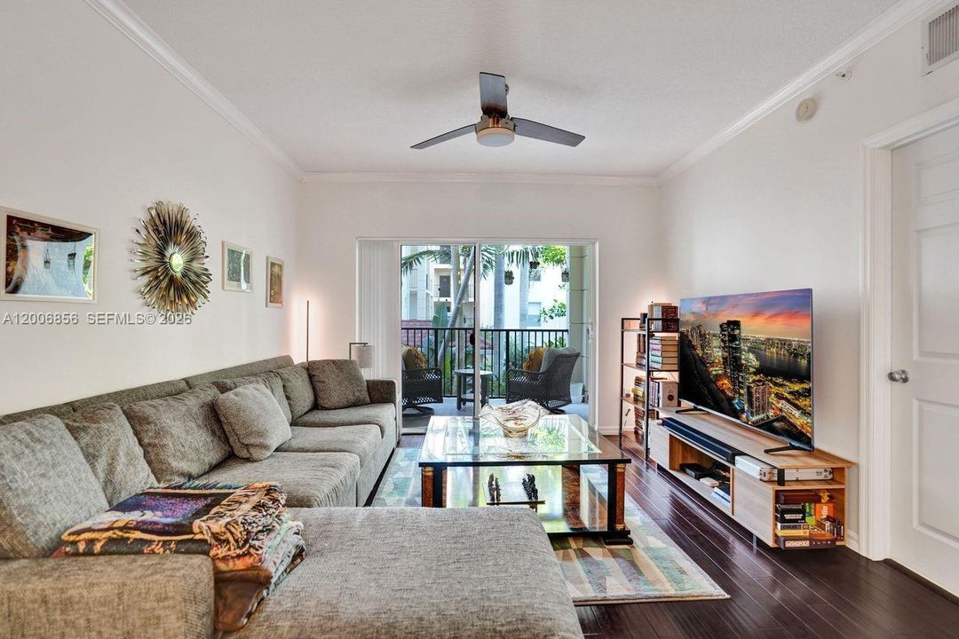 For Rent: $2,850 (2 beds, 2 baths, 1030 Square Feet)