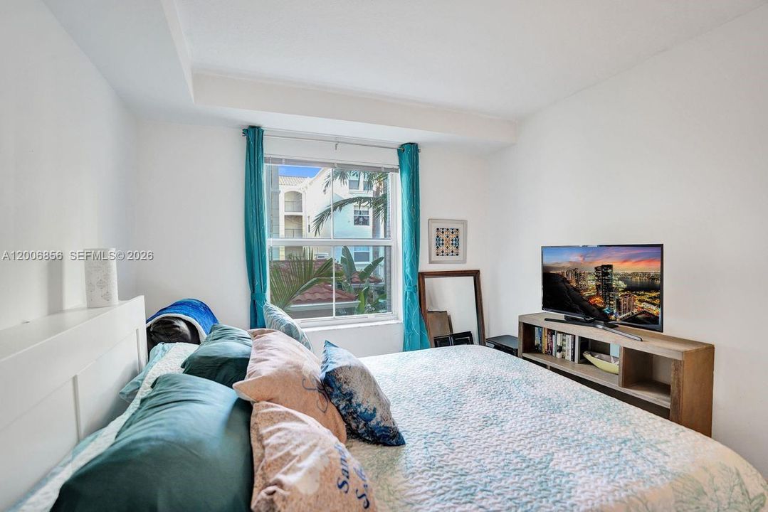 For Rent: $2,850 (2 beds, 2 baths, 1030 Square Feet)