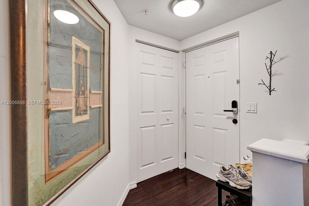 For Rent: $2,850 (2 beds, 2 baths, 1030 Square Feet)
