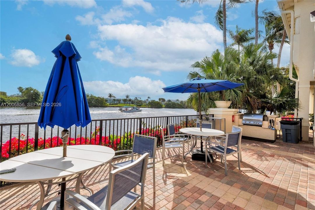 For Rent: $2,850 (2 beds, 2 baths, 1030 Square Feet)