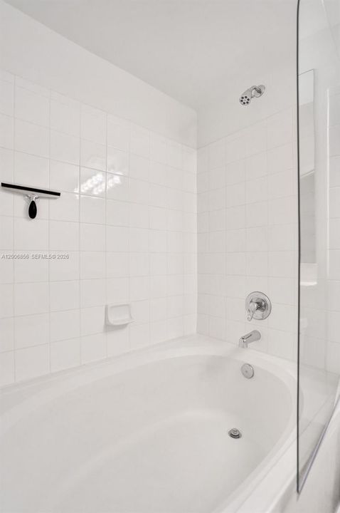For Rent: $2,850 (2 beds, 2 baths, 1030 Square Feet)