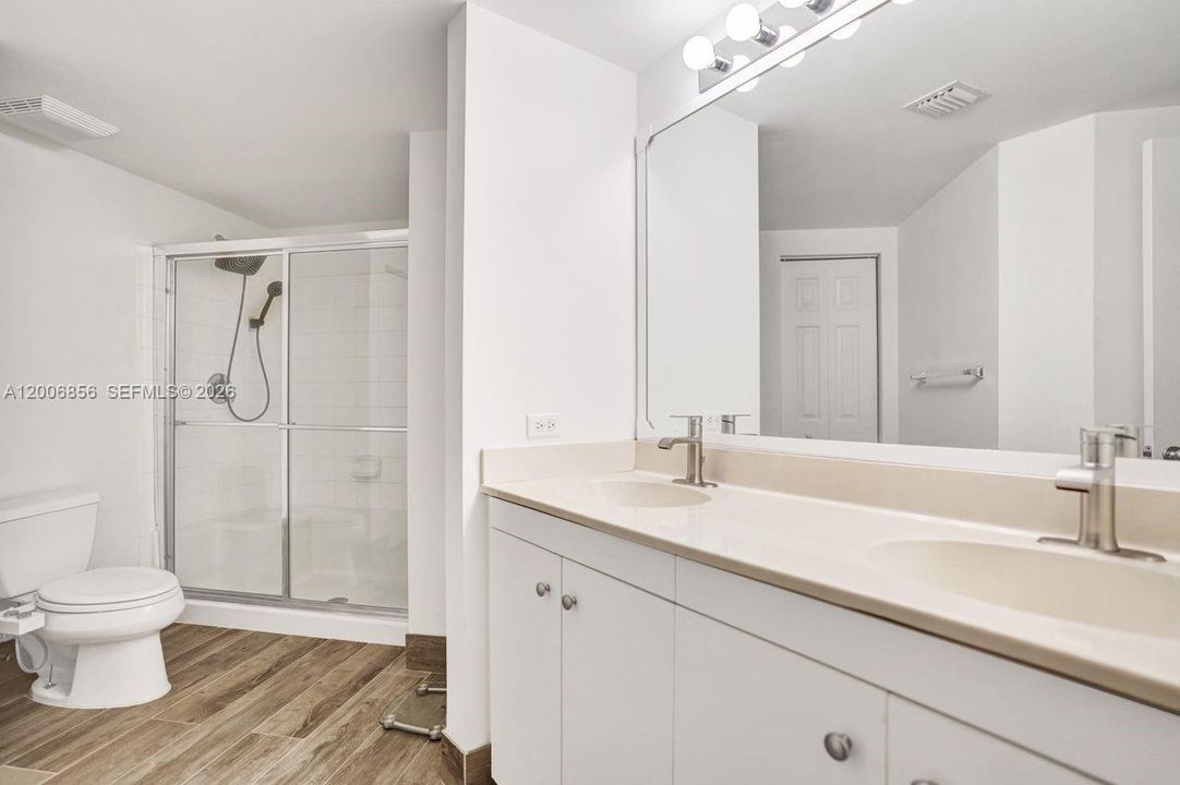 For Rent: $2,850 (2 beds, 2 baths, 1030 Square Feet)