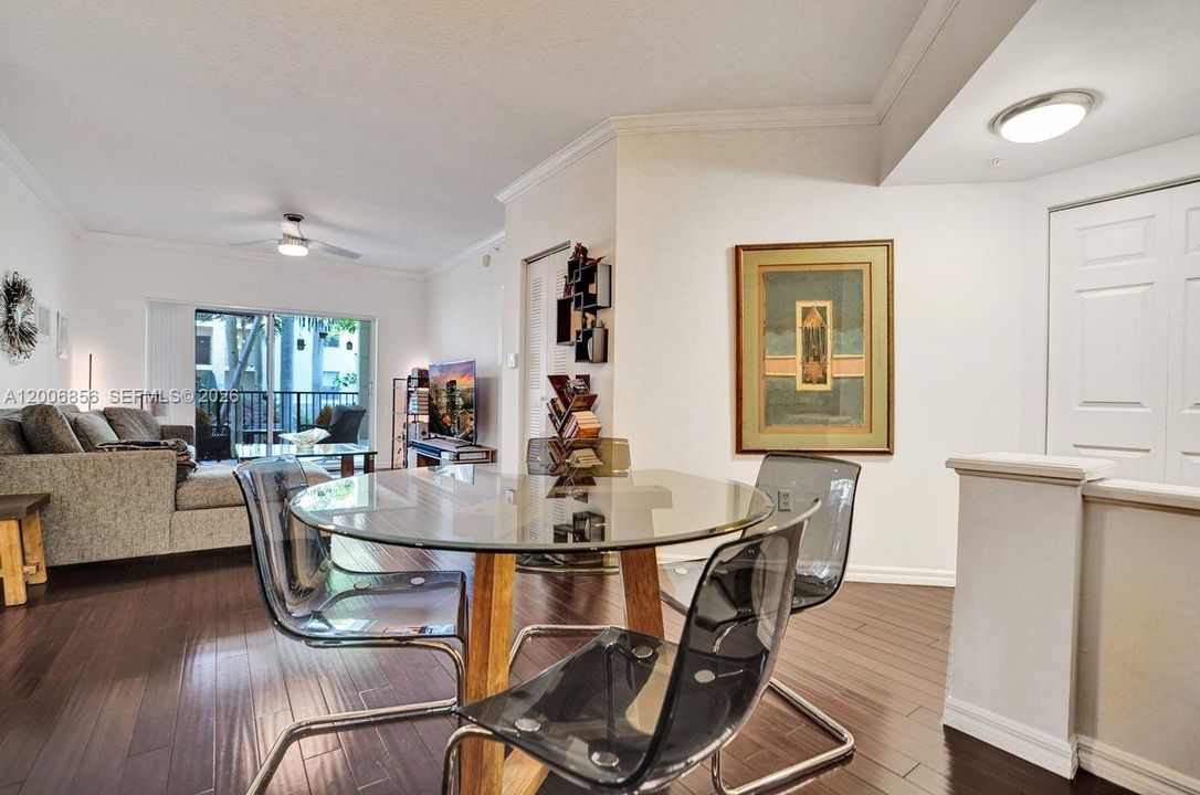 For Rent: $2,850 (2 beds, 2 baths, 1030 Square Feet)
