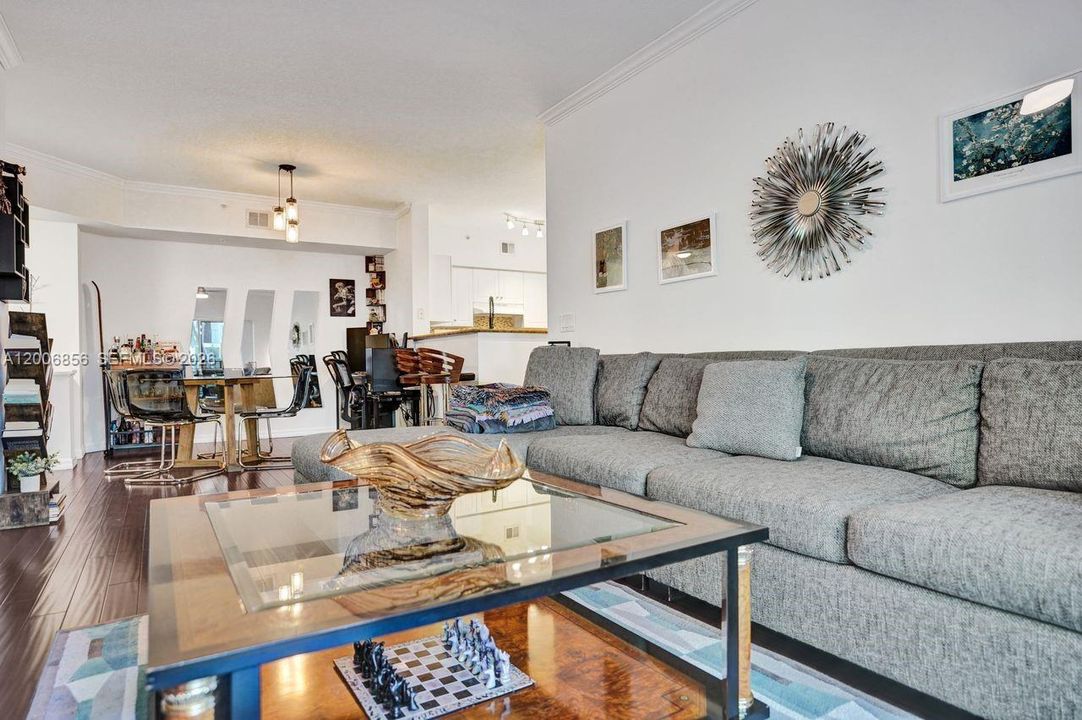 For Rent: $2,850 (2 beds, 2 baths, 1030 Square Feet)