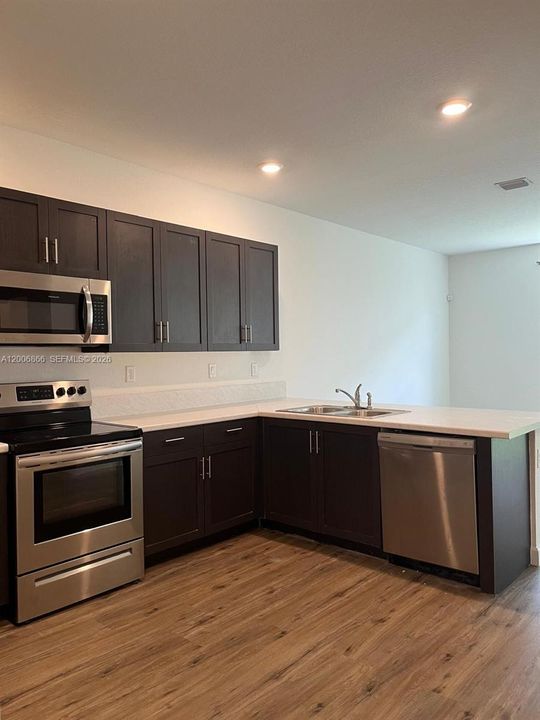 Active With Contract: $2,900 (4 beds, 2 baths, 1820 Square Feet)