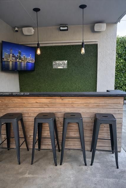 Vendido Recientemente: $498,000 (3 camas, 2 baños, 1197 Pies cuadrados)