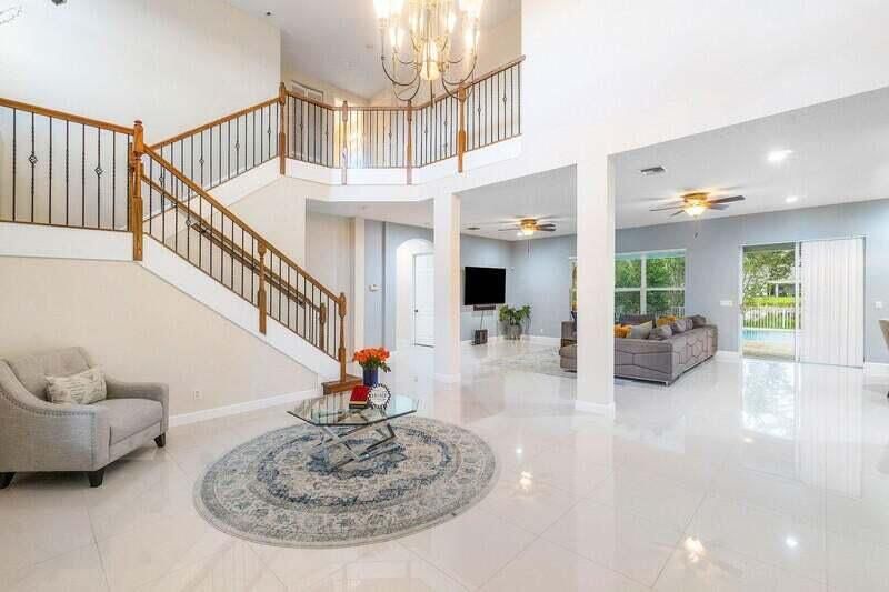 Madewood Ct