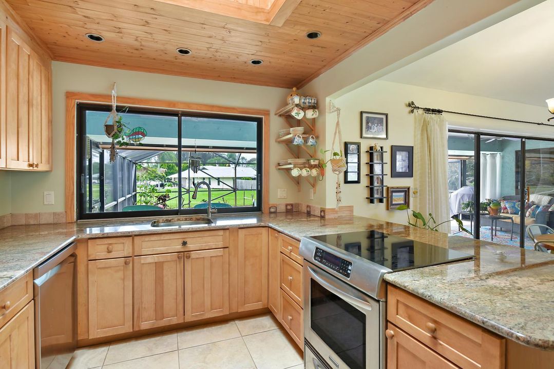 2142 SE Bryson Ave-013-039-1499x1000