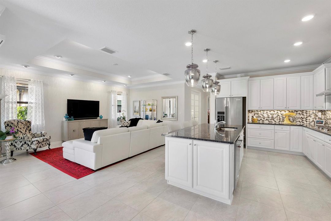 4640 Pinehurst Trl E_050
