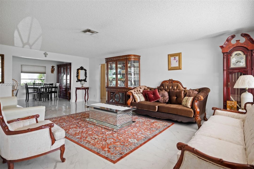 For Sale: $290,000 (2 beds, 2 baths, 1428 Square Feet)