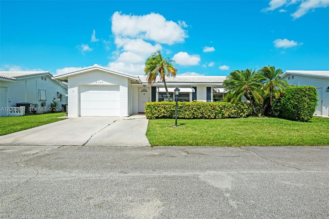 For Sale: $290,000 (2 beds, 2 baths, 1428 Square Feet)