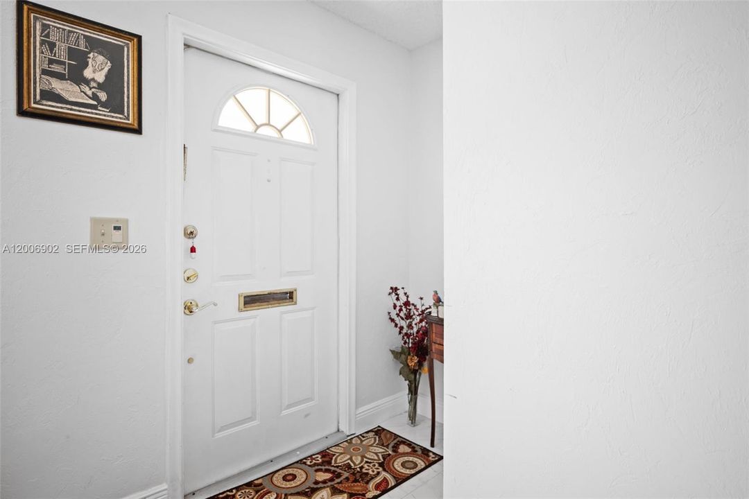 For Sale: $290,000 (2 beds, 2 baths, 1428 Square Feet)
