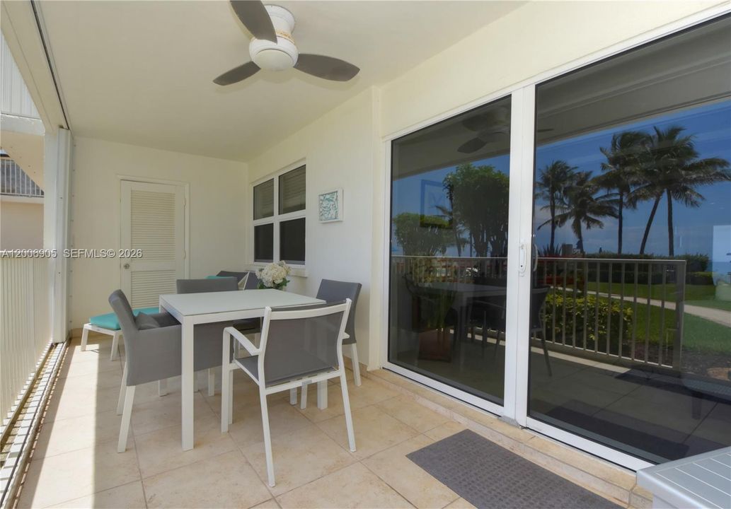 For Sale: $685,000 (2 beds, 2 baths, 1076 Square Feet)