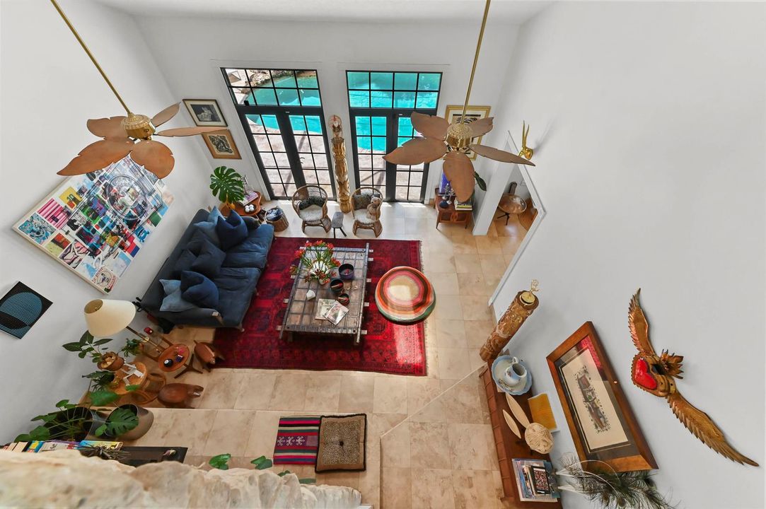 32 Living Room 01
