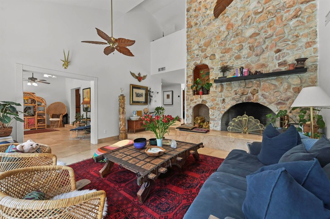 11 Living Room 03