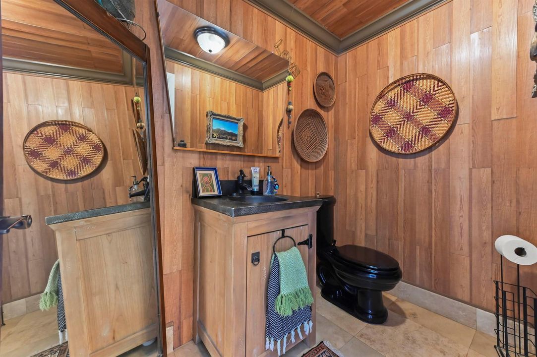 08 bathroom 01