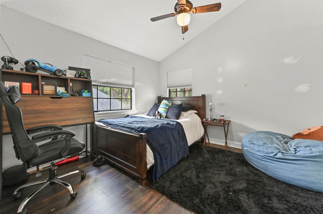 38 Bedroom 01