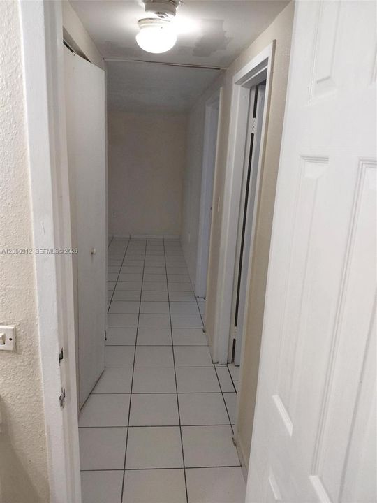 Active With Contract: $1,700 (2 beds, 1 baths, 810 Square Feet)