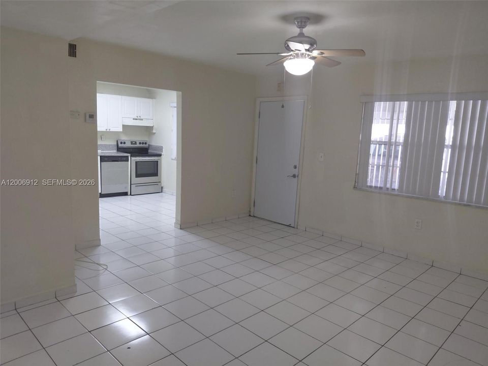 Active With Contract: $1,700 (2 beds, 1 baths, 810 Square Feet)
