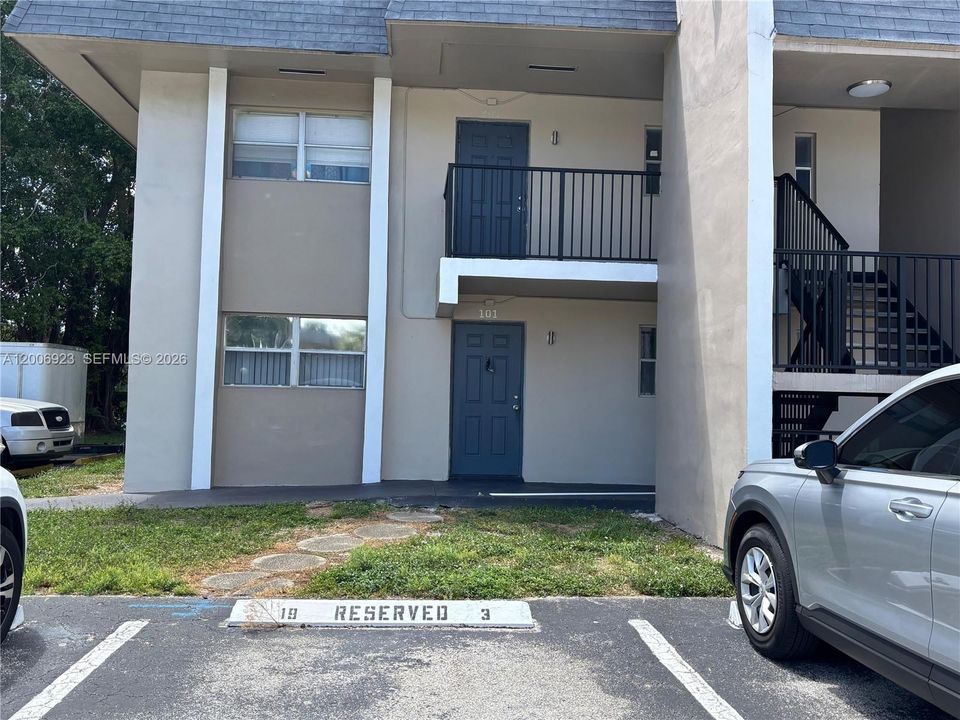 Activo con contrato: $189,000 (2 camas, 2 baños, 949 Pies cuadrados)