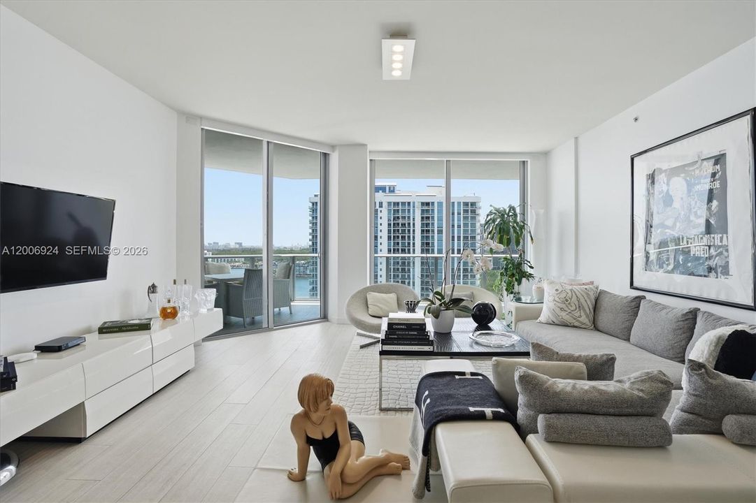 For Sale: $1,149,000 (2 beds, 2 baths, 1718 Square Feet)