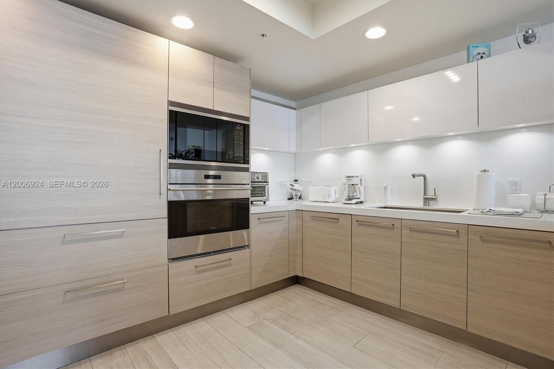 For Sale: $1,149,000 (2 beds, 2 baths, 1718 Square Feet)