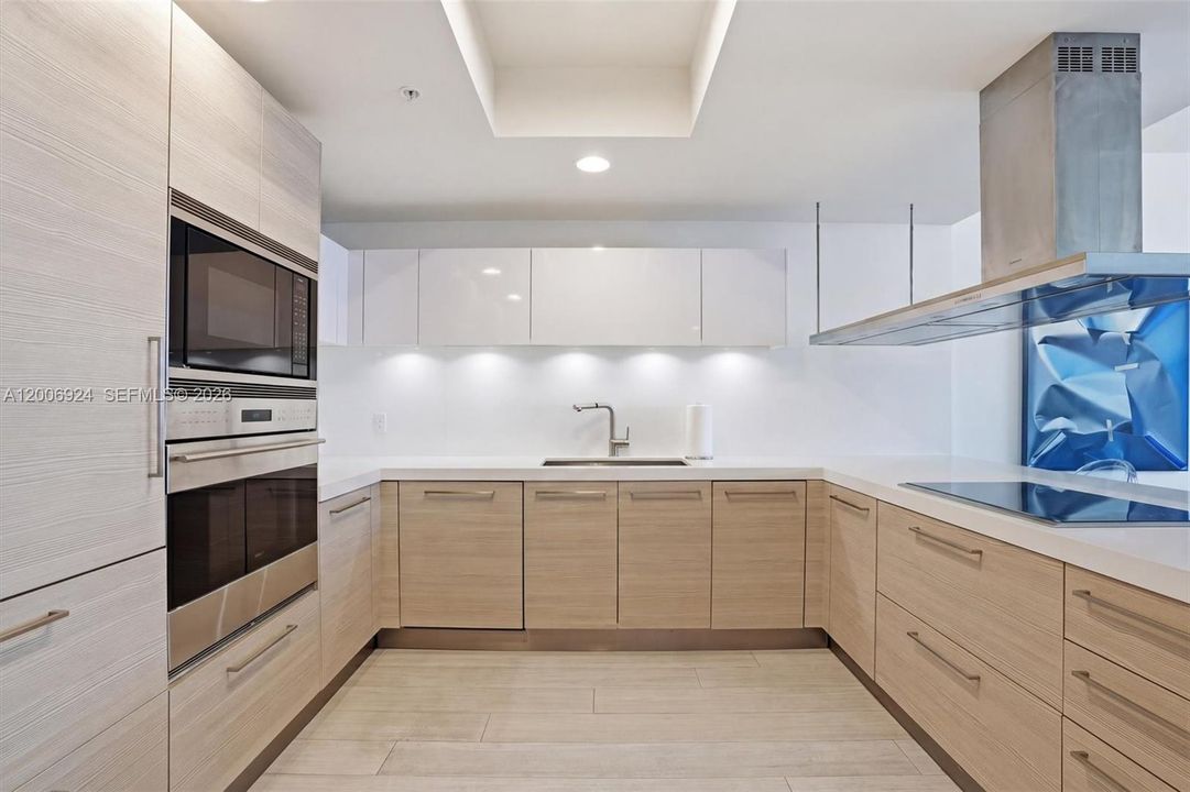 For Sale: $1,149,000 (2 beds, 2 baths, 1718 Square Feet)