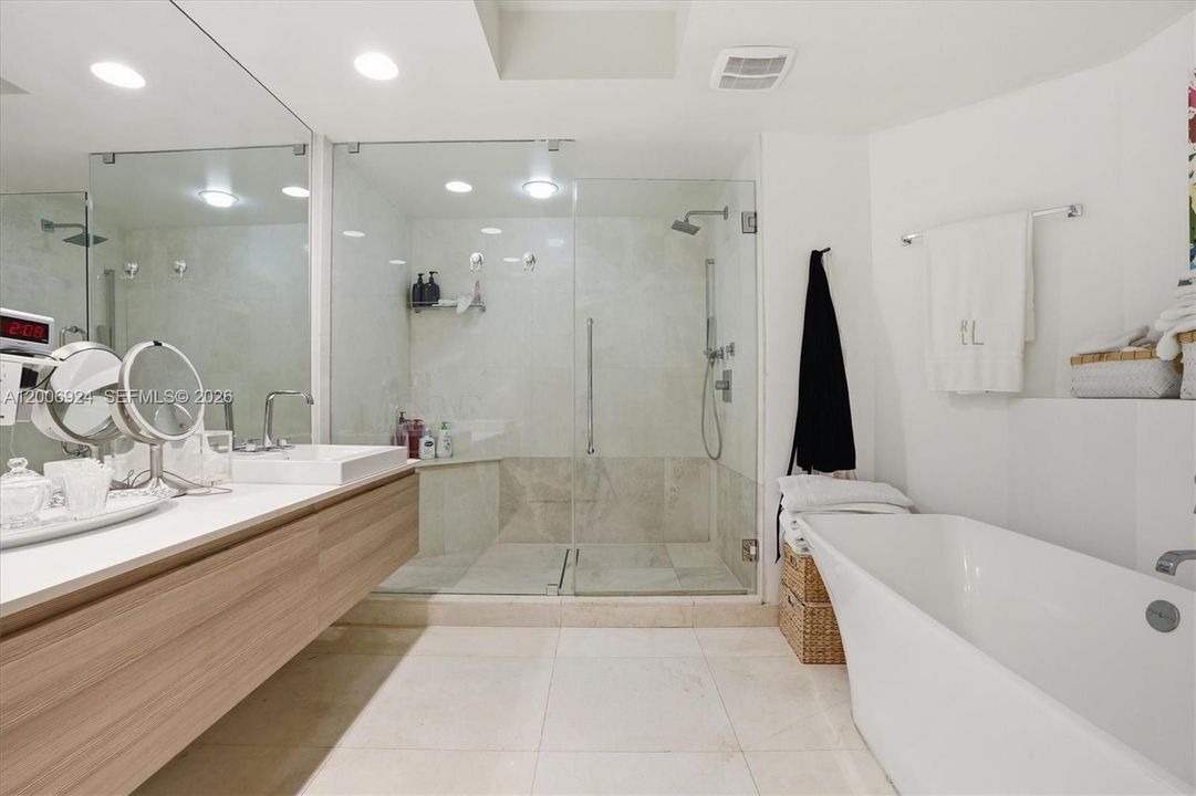 For Sale: $1,149,000 (2 beds, 2 baths, 1718 Square Feet)