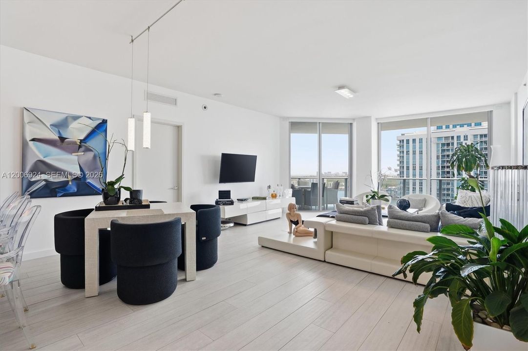 For Sale: $1,149,000 (2 beds, 2 baths, 1718 Square Feet)