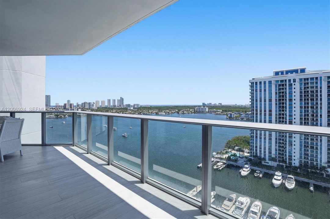 For Sale: $1,149,000 (2 beds, 2 baths, 1718 Square Feet)