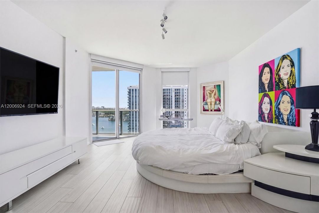 For Sale: $1,149,000 (2 beds, 2 baths, 1718 Square Feet)