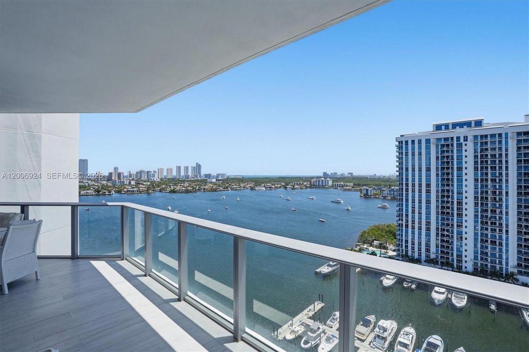 For Sale: $1,149,000 (2 beds, 2 baths, 1718 Square Feet)